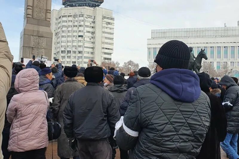 Задержание на митинге в москве. Казахстан митинг митинги 2022. Митинг 13. Несанкционированный митинг. Митинг 13.