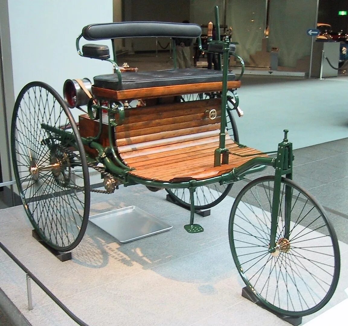 Какие 1 машины появились. Benz Patent-Motorwagen 1886 двигатель.