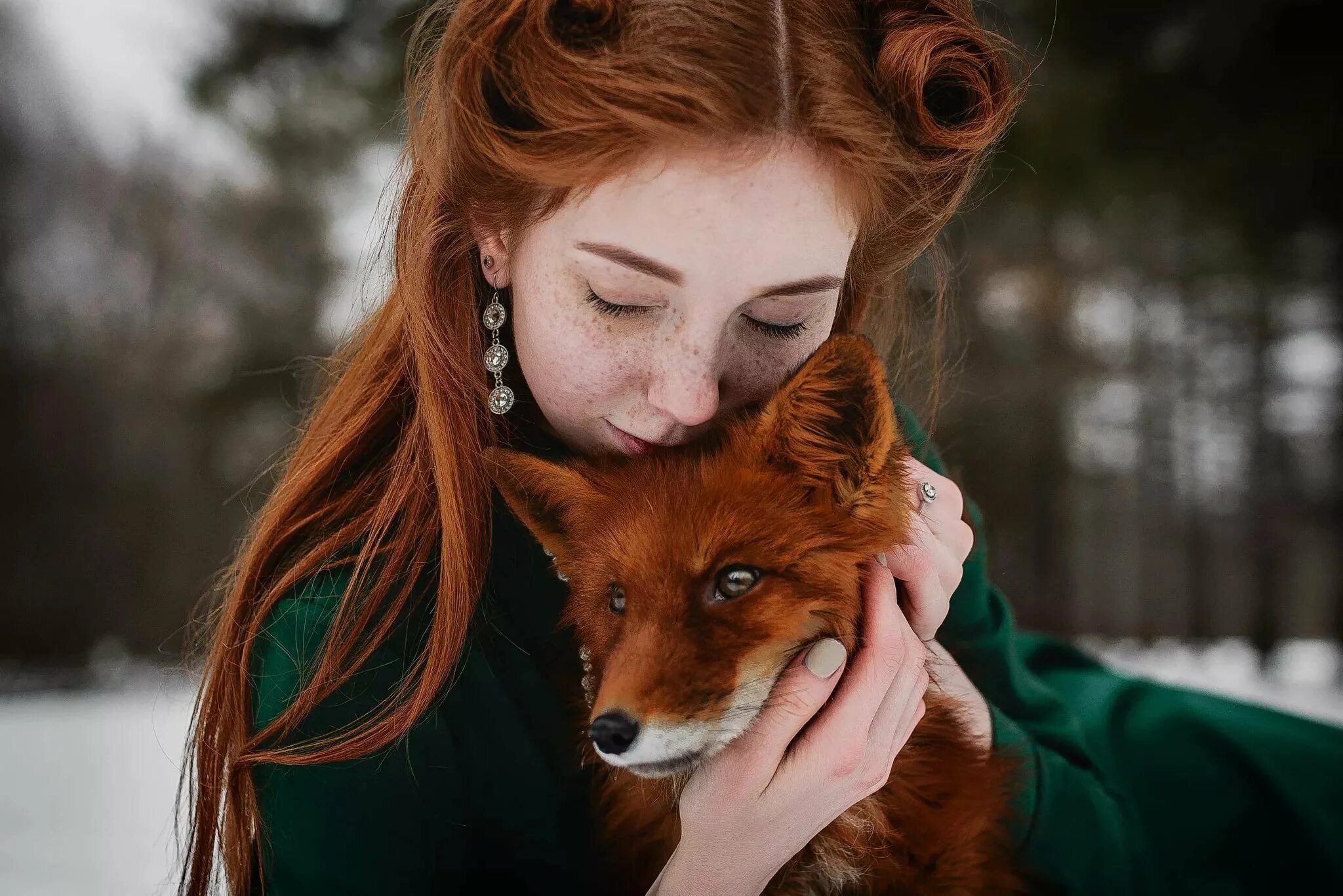 Женщина лиса. Рыжеволосая Катрин кюн. Рина Фокс. Девушка и лиса. Девушка Лис.