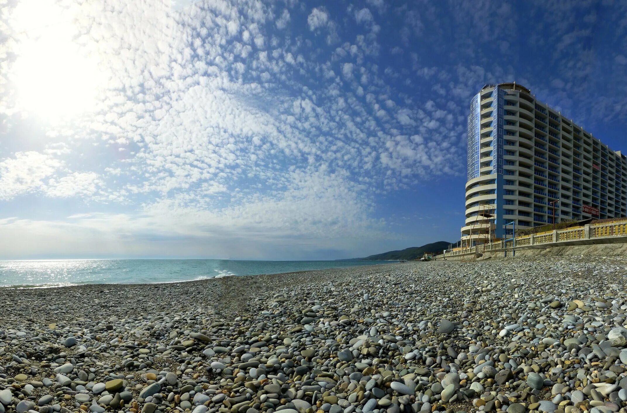 Адлер пляж. Галечный пляж Адлер. АК морской берег Лазаревское. Черное море пляж Адлер.