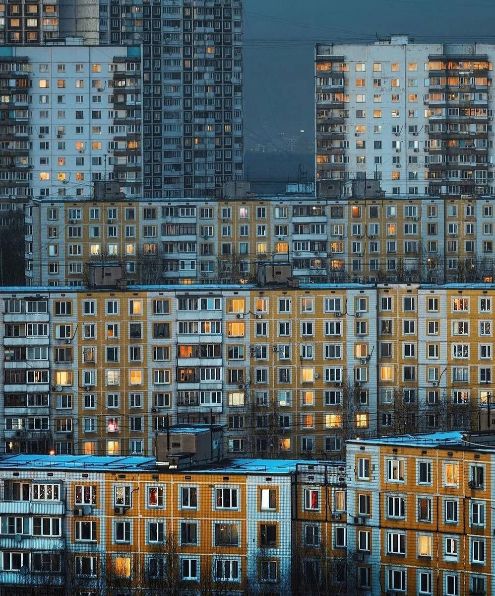 Самые спальные районы москвы. Московские спальные районы. Самые спальные районы москвы. Авеню 77 чертаново. Архитектура спальных районов москвы.