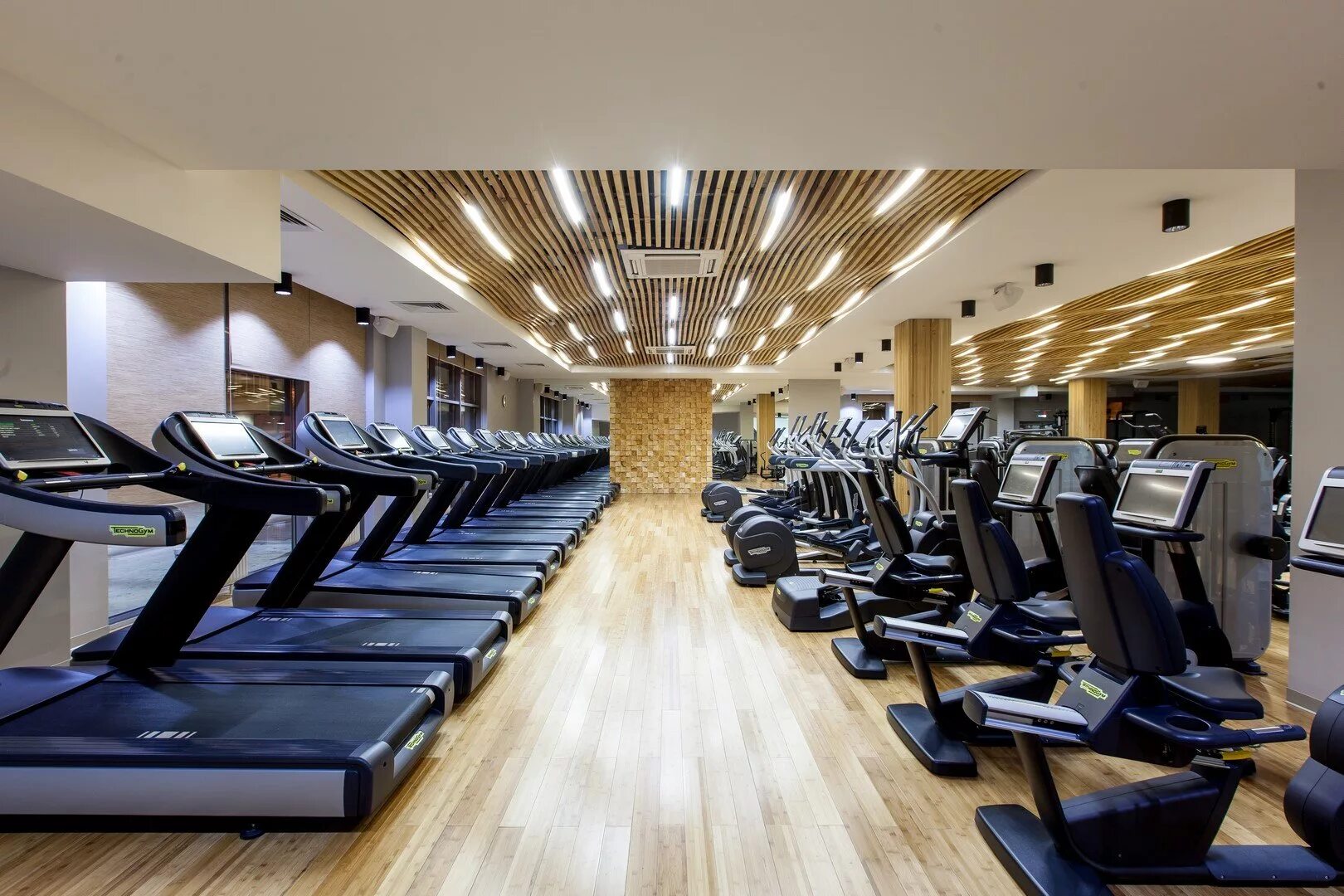 Тренажерный центр. Marina bay sands singapore фитнес центр. Фитнес зал encore москва. Тренажерный центр. Фитнес зал encore москва.