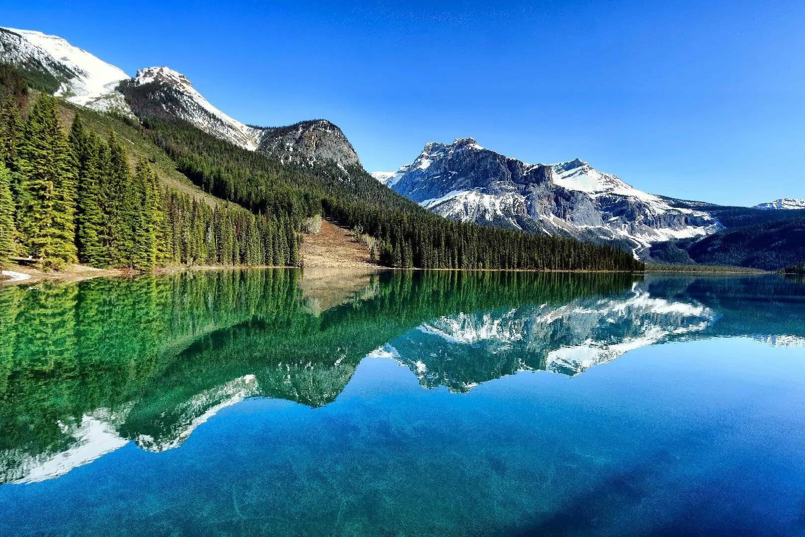 Discover nature. Британская Колумбия British Columbia Канада. Национальный парк Йохо Канада. Изумрудное озеро Канада.