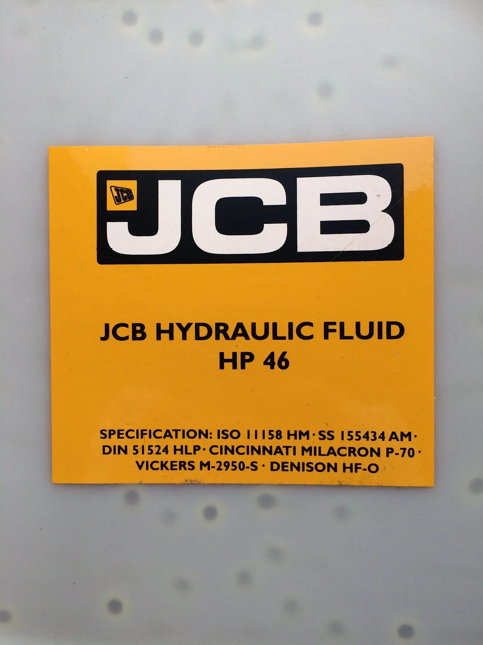Гидравлические масла jcb. Масло гидравлическое JCB. Масло гидравлики JCB 3cx. Масло гидравлическое JCB 20 литров.