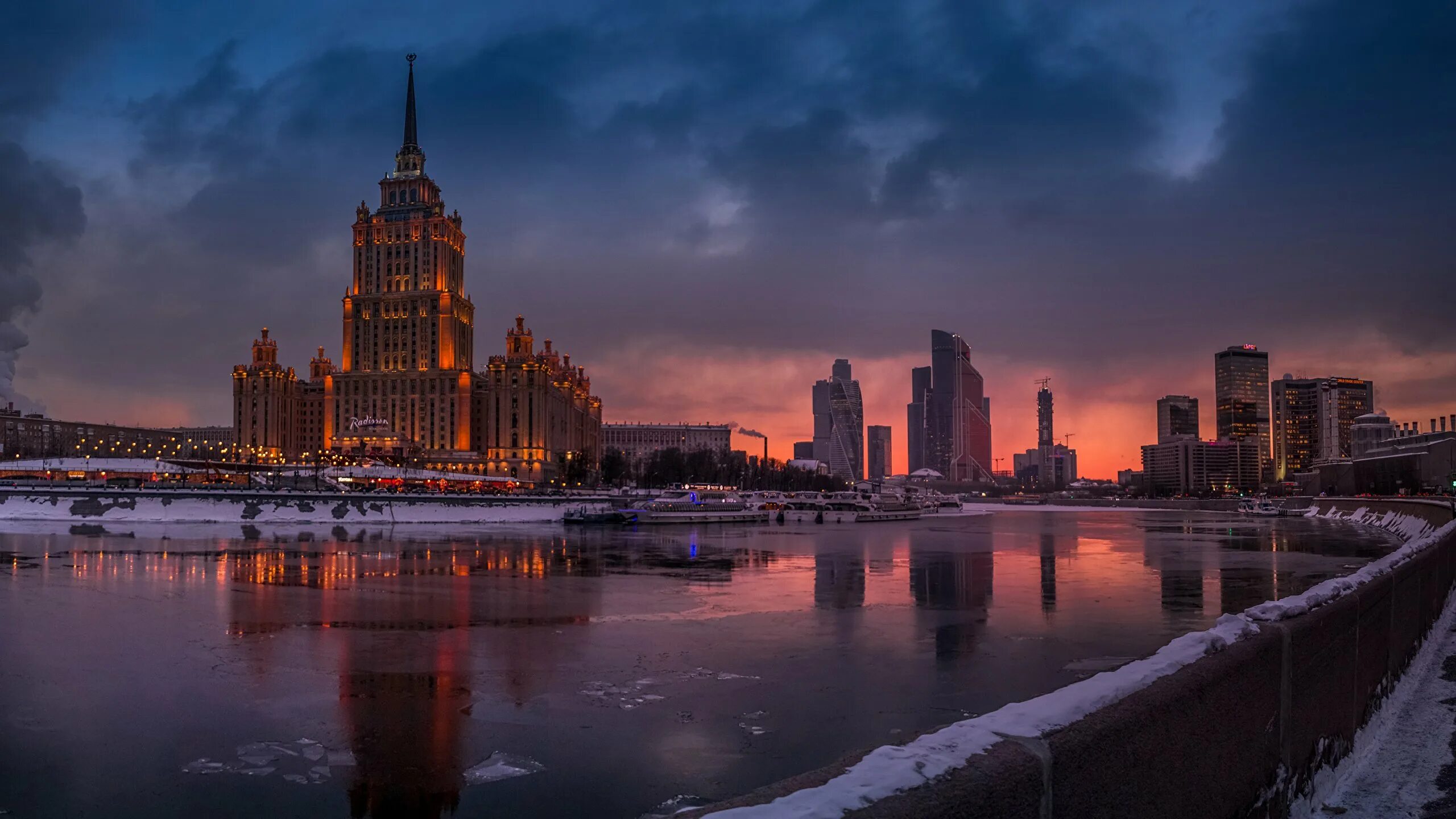 Топовые города. Москва. Москоу Сити река Москва. МГУ И Москва Сити. Ночная Москва Москоу Сити зимой.