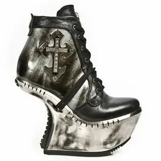 Devil boots