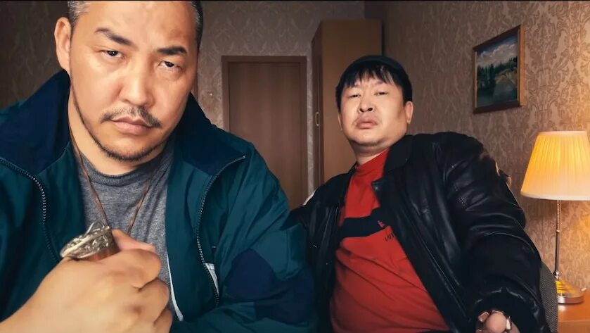 Зона комфорта сериал буряты. Доверия ноль буряты. Сериал харламов и буряты. Жаргал бадмацыренов и амаду мамадаков. Сериал гарик харламов зона.