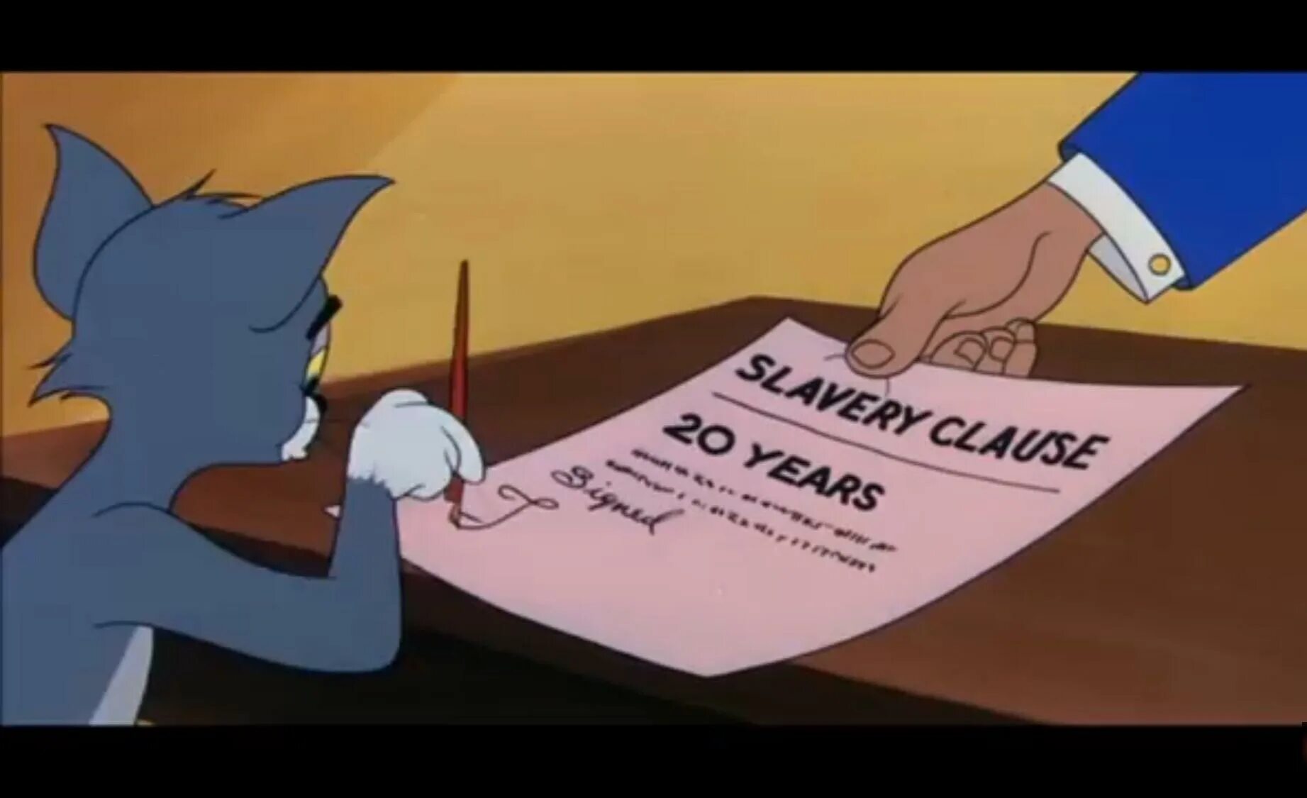 Том и джерри том берет кредит. Коты приколы с подписями. Кот подписывает. Кот джаз. Кот записывает.