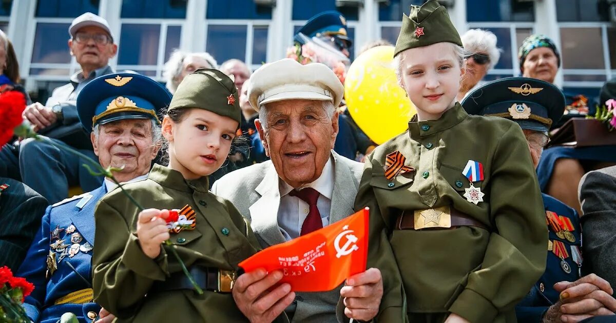 Крокус памяти мы вместе. Дети на параде Победы. День Победы парад. Дети на параде 9 мая. С днем Победы.