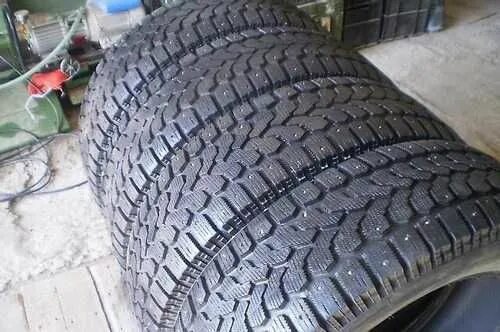 Купить 215 70 16 бу. 215/70 R16 зима. Yokohama 275/70 r16 зима. 215/70 R16 зима шипы. Yokohama 215/65 r16 зима шипы.