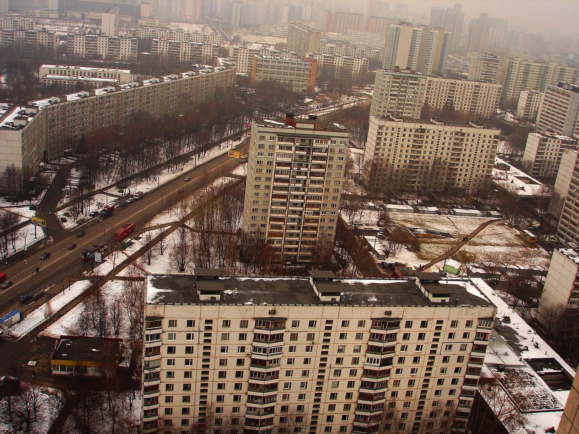 Живые дома москва. Дом в городе. Москва обычные многоэтажки. Дома в Москве. Городской дом в Москве.