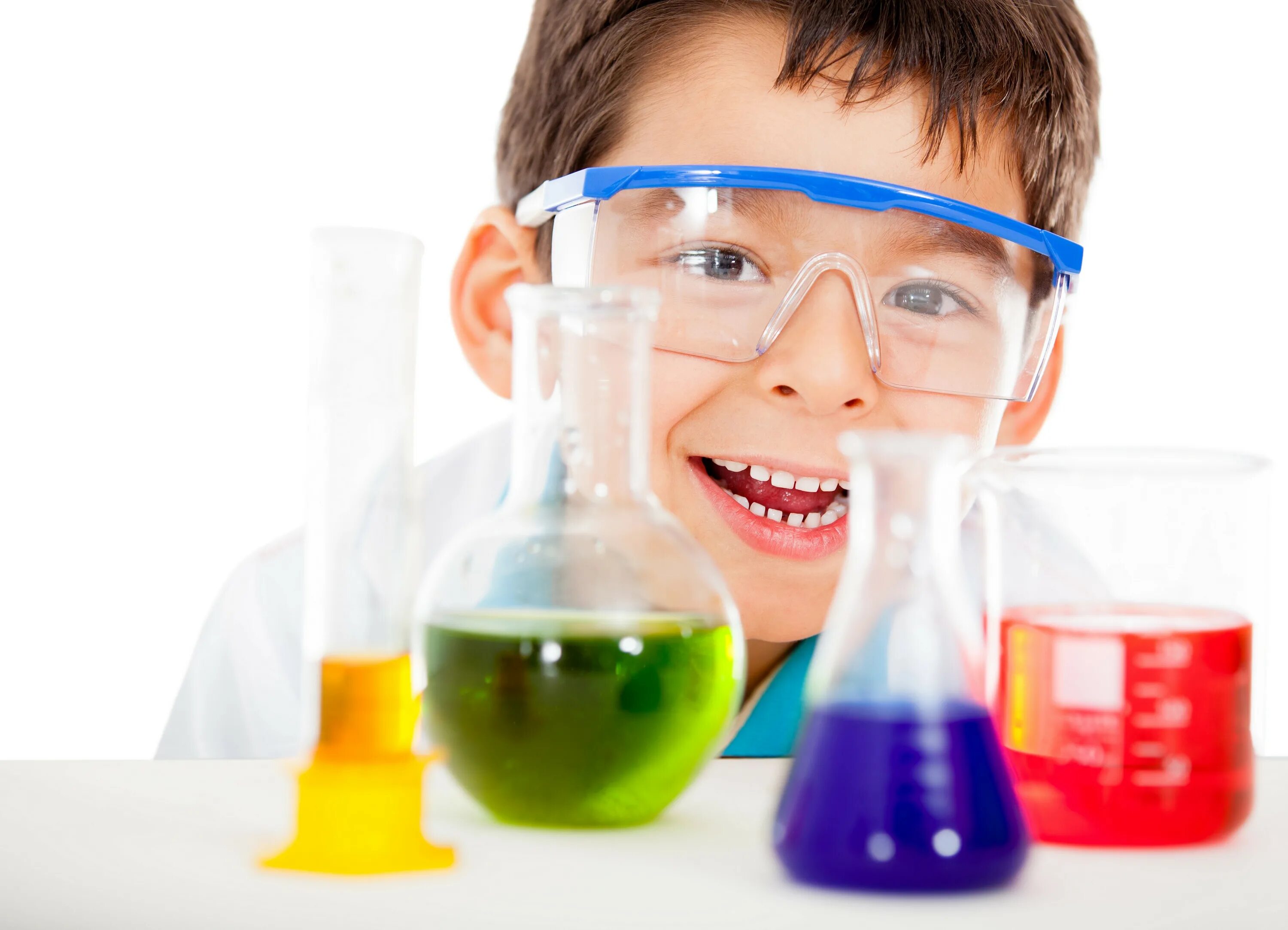 Небольшой опыт. Химические опыты для детей. Научные опыты для детей. Дети проводят опыты. Химия для детей.