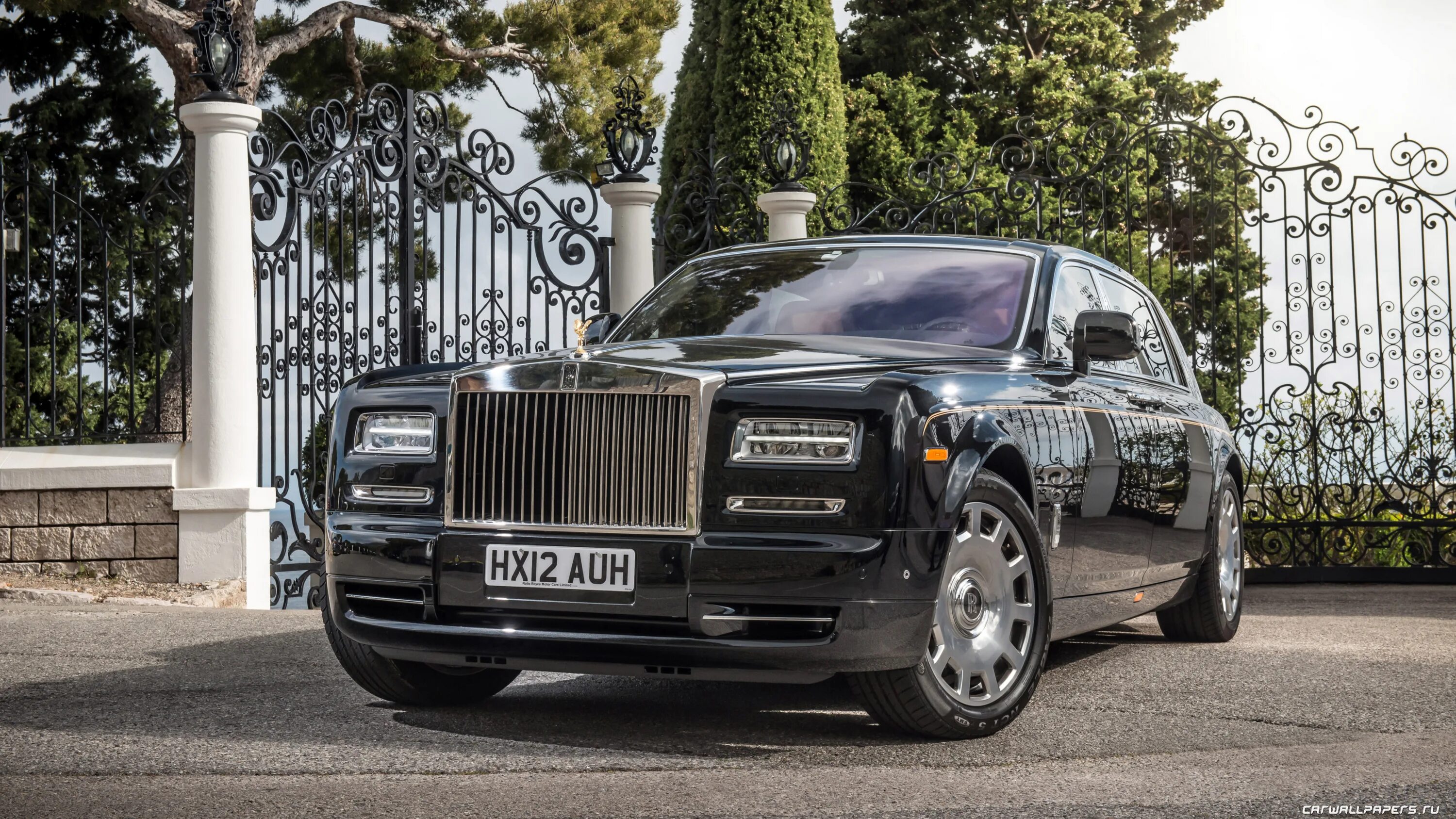 Автомобиль rolls royce. Rolls Royce Phantom 2014. Rolls Royce Phantom 7. Роллс Ройс Фантом 2012. Роллс Ройс Фантом 2013.