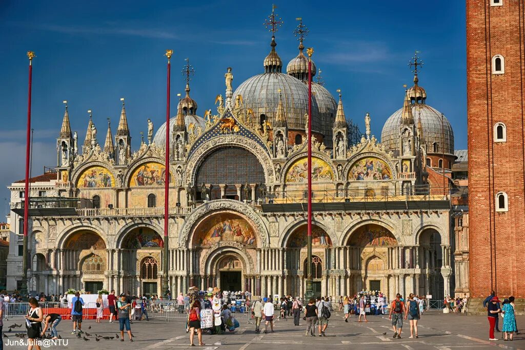 Базилика святого марка в венеции. Св марка. Базилика сан-марко в венеции. Храм сан марко в венеции. Фасад собора святого марка в венеции.