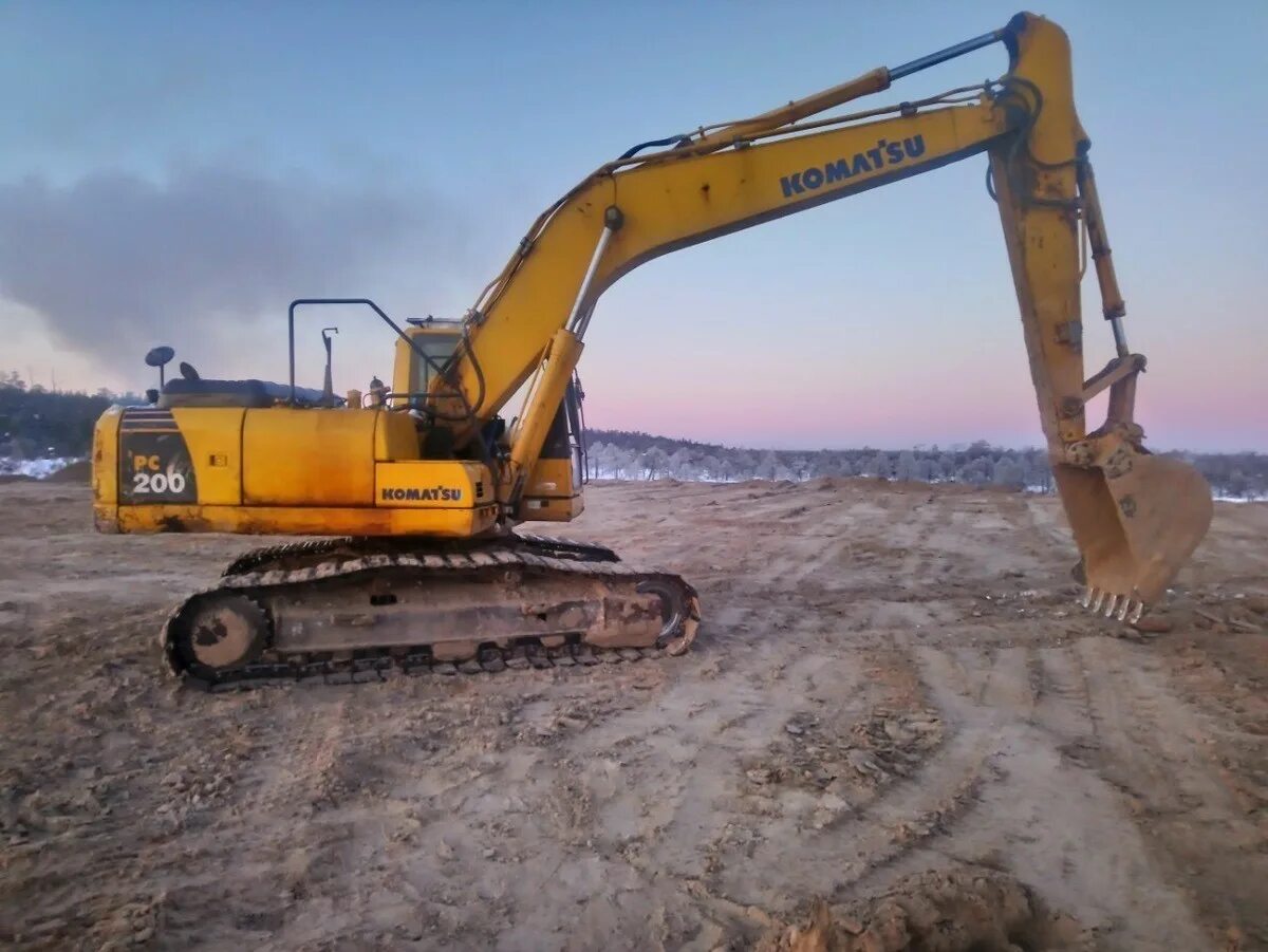 Экскаватор объем ковша 1. Komatsu pc200-8. экскаватор коматсу 200. komatsu рс200-8. экскаватор комацу pc 200-8.