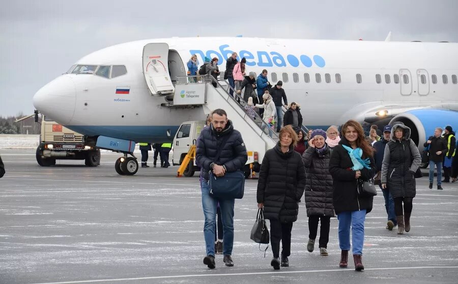 Аэропорт Победилово Киров. Город Киров аэропорт Победилово. Аэропорт Победилово Киров самолеты. Аэропорт Победилово Киров фото. Киров победилово рейсы