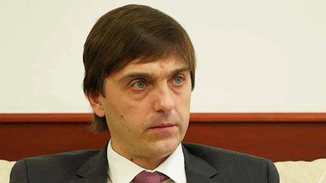 Министр образования снят с должности. Кравцов министр Просвещения.