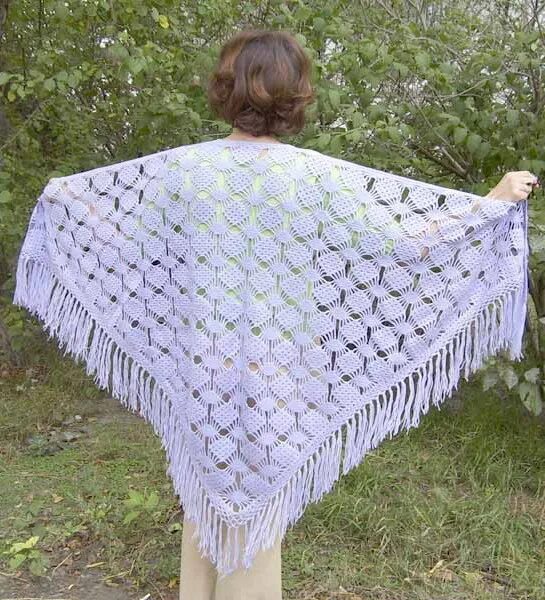 Шаль крючком необычные. Шаль крючком. шаль крючком из трехцветной пряжи. шаль крючком мастер класс крючком мастер класс. мастер классы для вязания шали крючком.