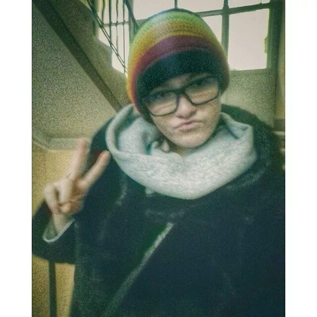 Мп3 не нужна мне корона принцесса. Мп3 не нужна мне корона принцесса. Не нужна мне корона принцесса и горы. Растаман песня не нужна мне корона. Не нужна мне корона кто поет.
