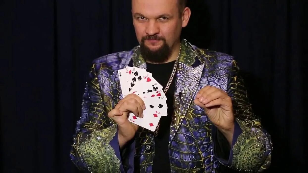 Фокусники 2017. Пенза фокусник иллюзионист. Шоу фокусников. Фокус фокусника. Иллюзионист в цирке.