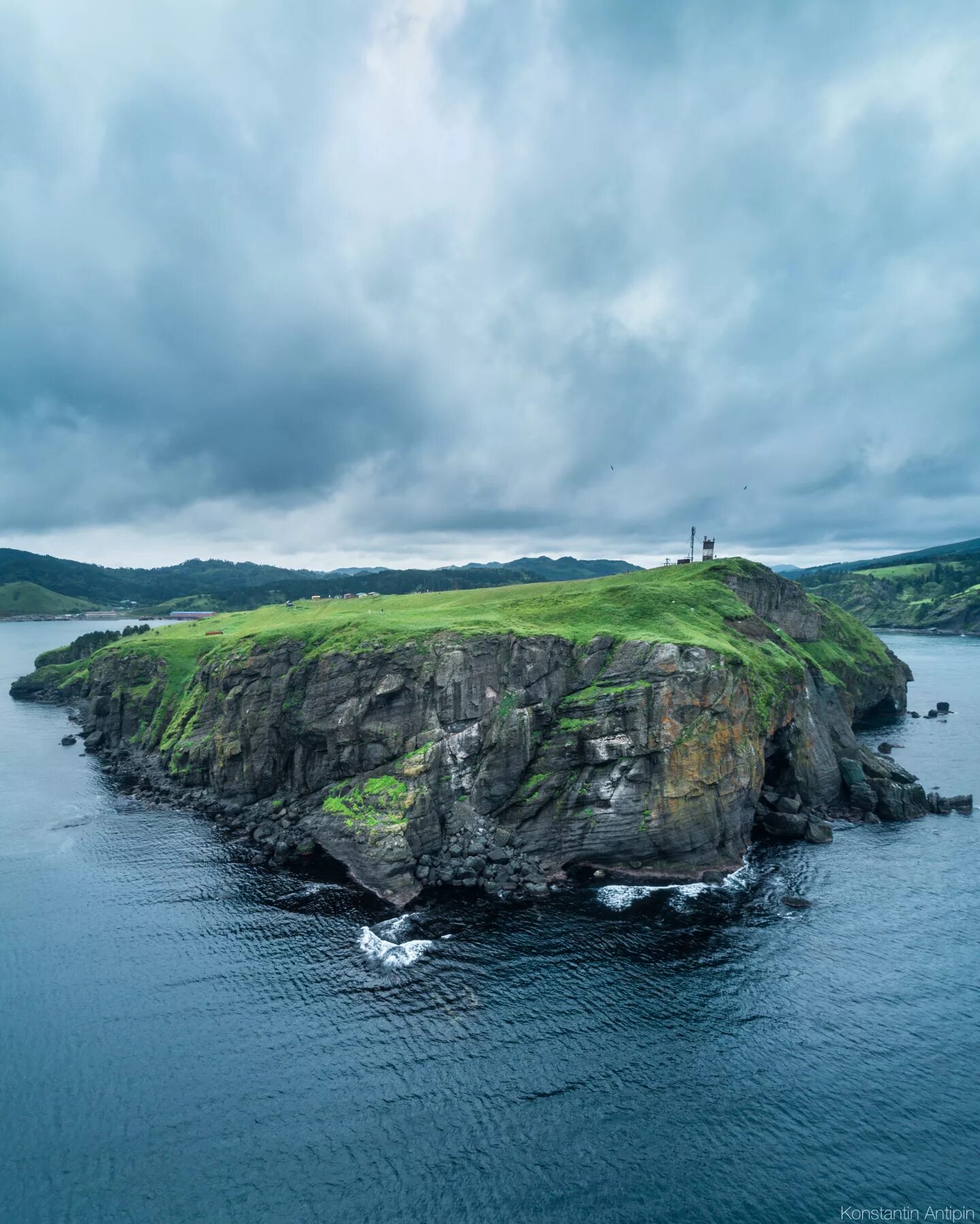 Остров на северо востоке. Шикотан малокурильское. Острова северного ледовитого океана. Остров на северо востоке. Остров оркней шотландия.