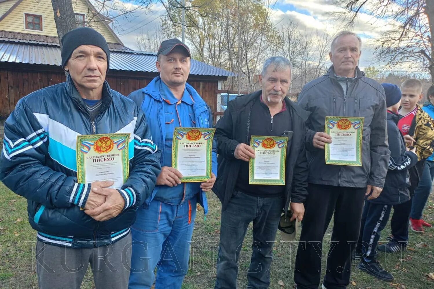 Микрорайон утяк курган. Погода иркутск 5 февраля. Жители кургана. Погода на утяке курган. Пожар в кургане.