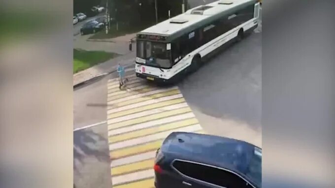 Автобус сбил ребенка