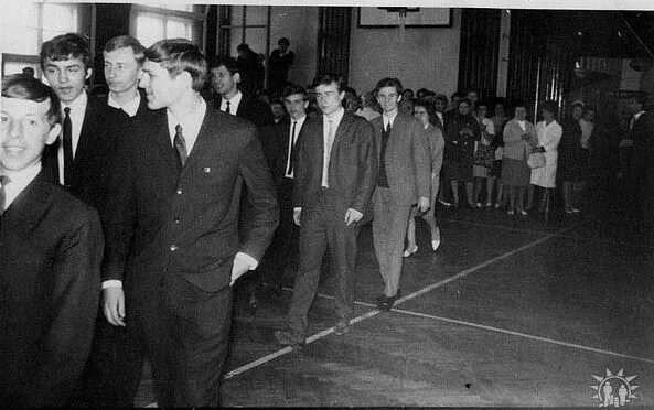 Флаг згв. Школа 77 гсвг лейпциг. 77 гсвг. Школа 77 гсвг лейпциг. 77 школа гсвг.