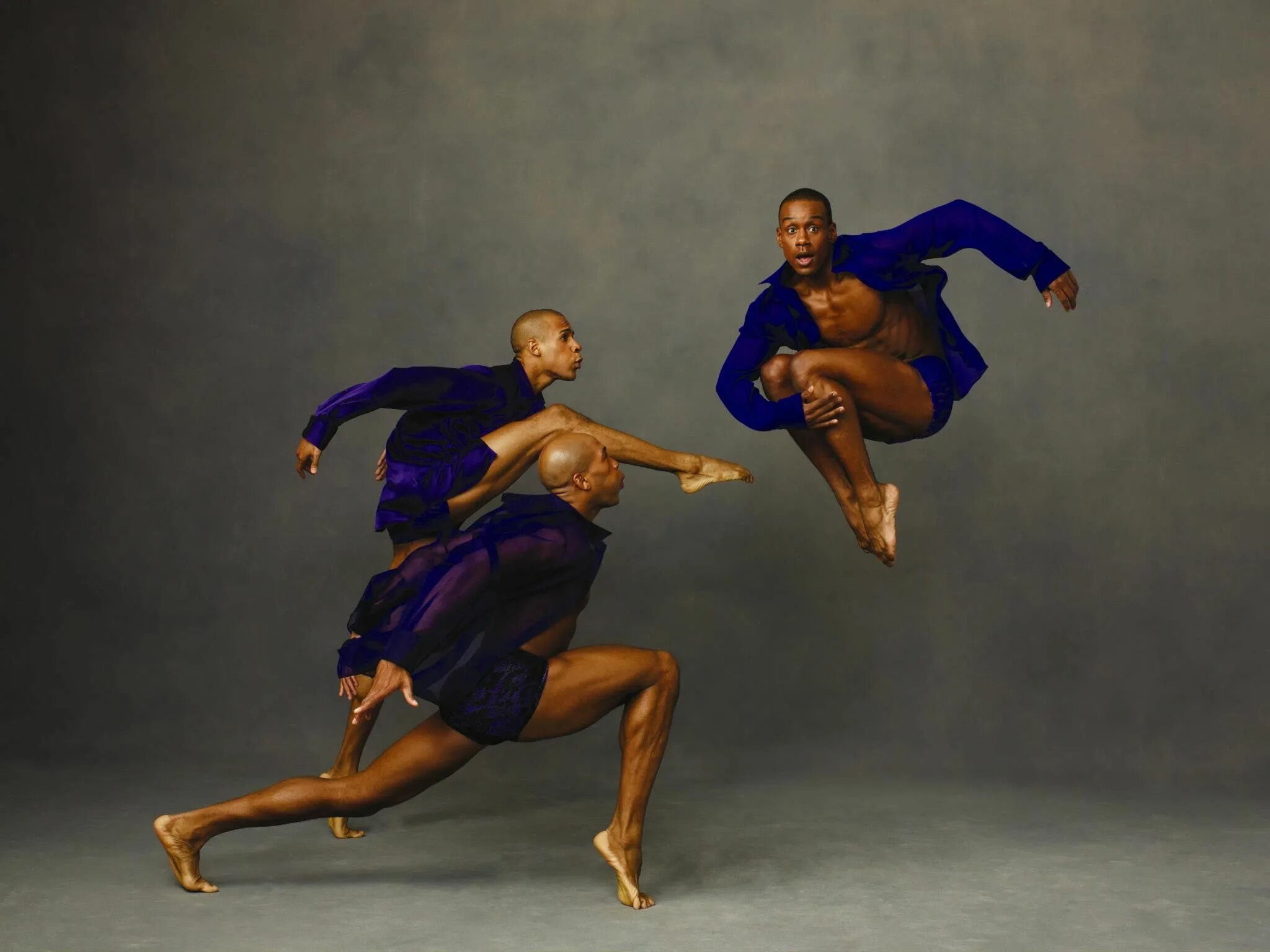 Популярные вид. Alvin Ailey American Dance Theater. Движения для танца. Интересные движения для танца. Необычные движения в танцах.
