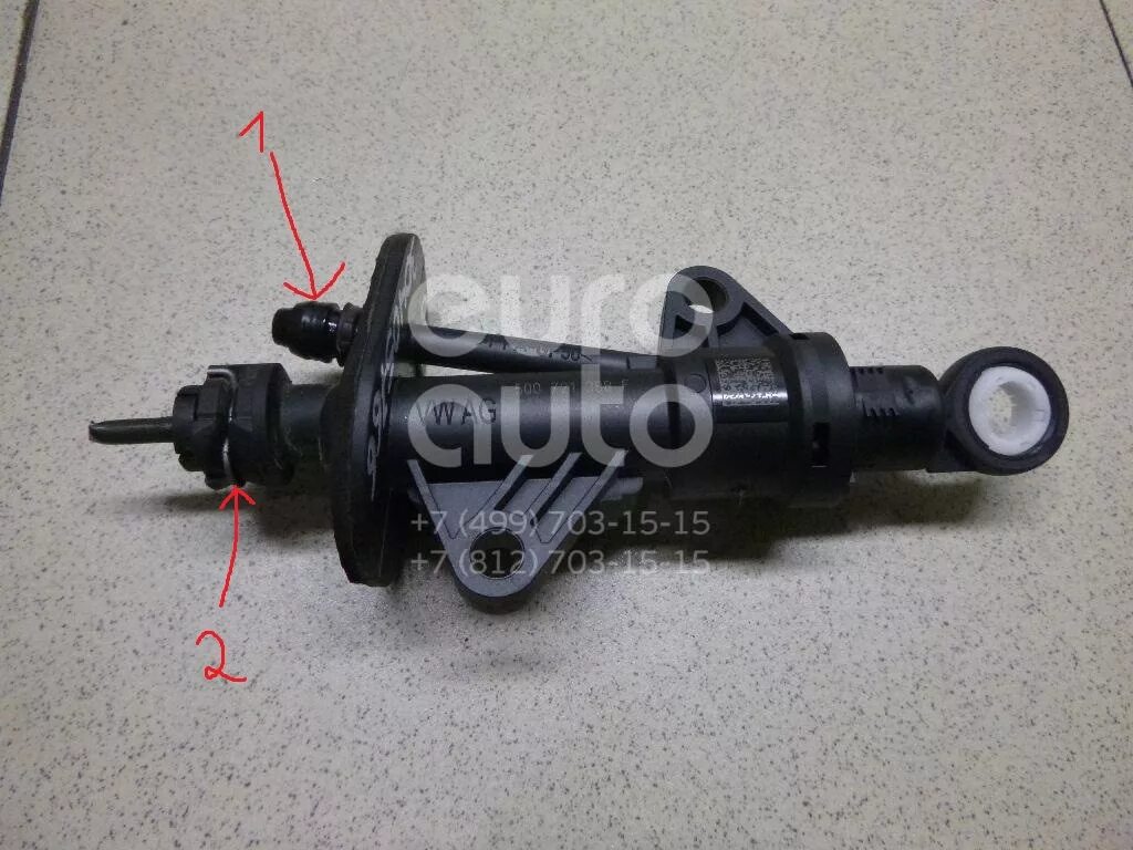 Замена рабочего цилиндра сцепления часть 2 - Skoda Fabia Mk2, 1,2 л, 2009 года с