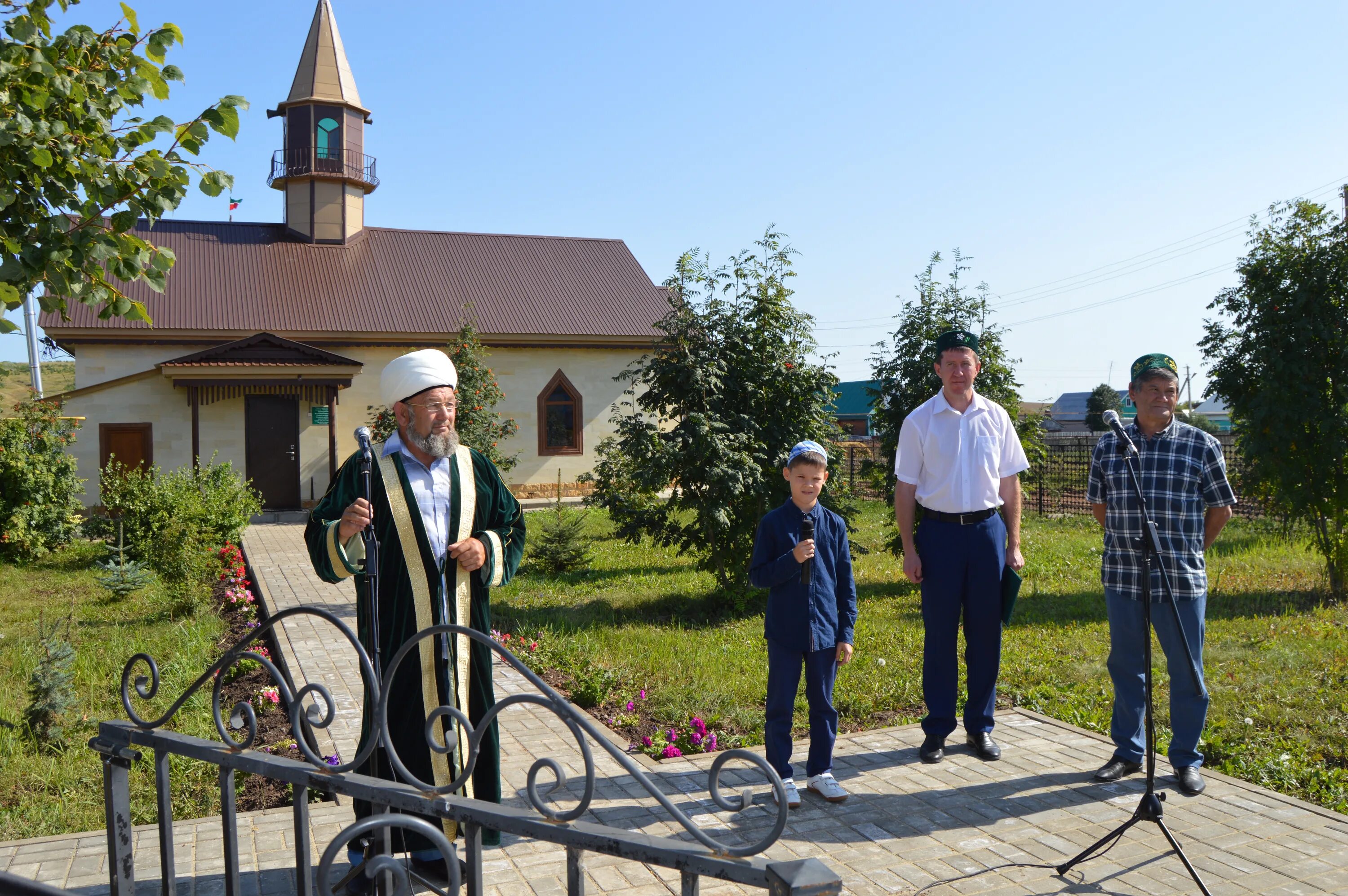 Салават авыл кое. Рифат асхадуллин видео ютуб. Песни нурсании гусмановой абага. Деревенское караоке. Салават авыл кое.