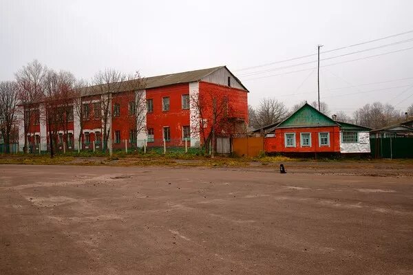 Прогноз в дмитровске орловском. Дмитровск-Орловский Орловской области. Дмитровск Орловская область площадь. Сквер город Дмитровск Орловский. Сквер Дмитрия Кантемира Дмитровск.