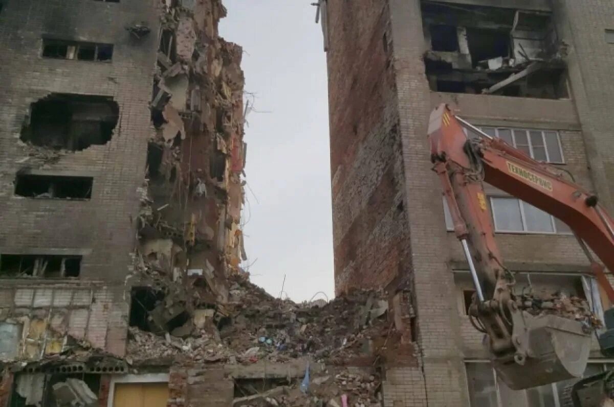 Демонтаж подъездов. Демонтаж домов. дом упал. демонтаж подъезда жилого дома в ейске. подъезд пятиэтажки.