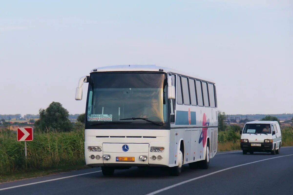 Кишинев Молдова автобус Mercedes. Мерседес Отомарсан 0303. Автобус Одесса Кишинев. Санкт-Петербург Одесса автобус. Одесса кишинев автобус