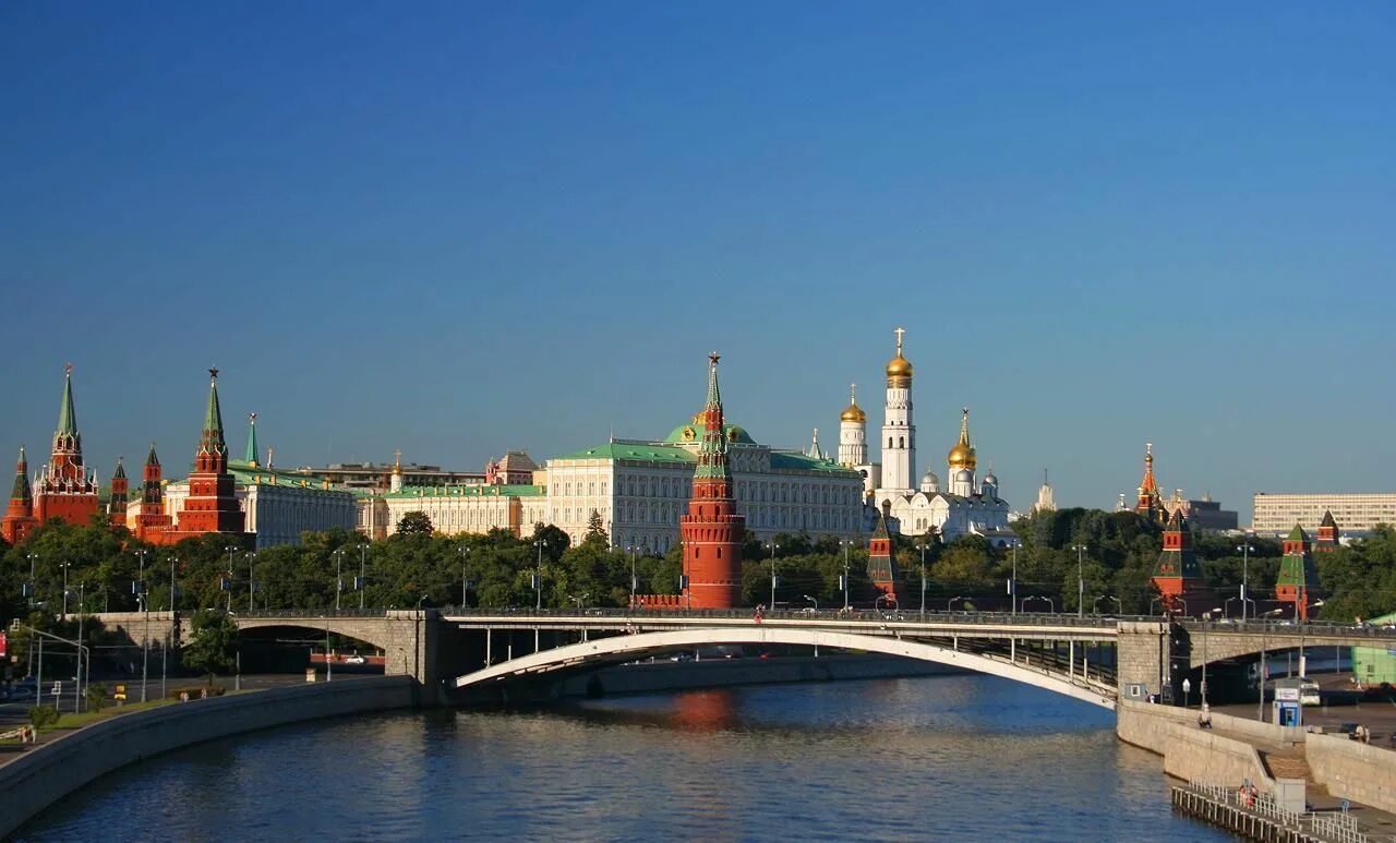 1 июля 2015 г. Кремль Москва. Москва река Кремль. Кремль панорама. Вид на Кремль.