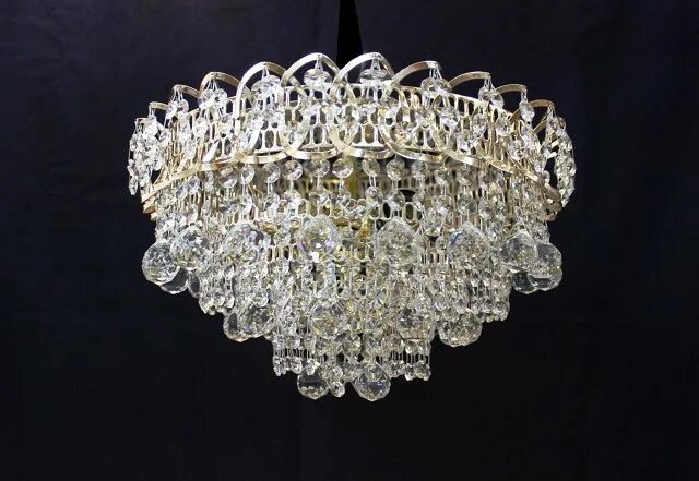 Хрустальные люстры гусь хрусталь. Кристалл 10 см. Хрустальный москва. Хрустальная ваза. Сервиз крокус.