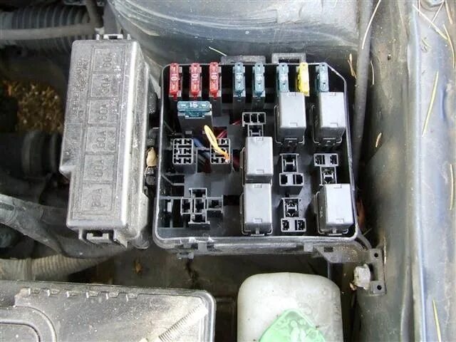 Купить Suzuki 3379556B12 Bracket, Relay. Цены, быстрая доставка, фотографии, вес