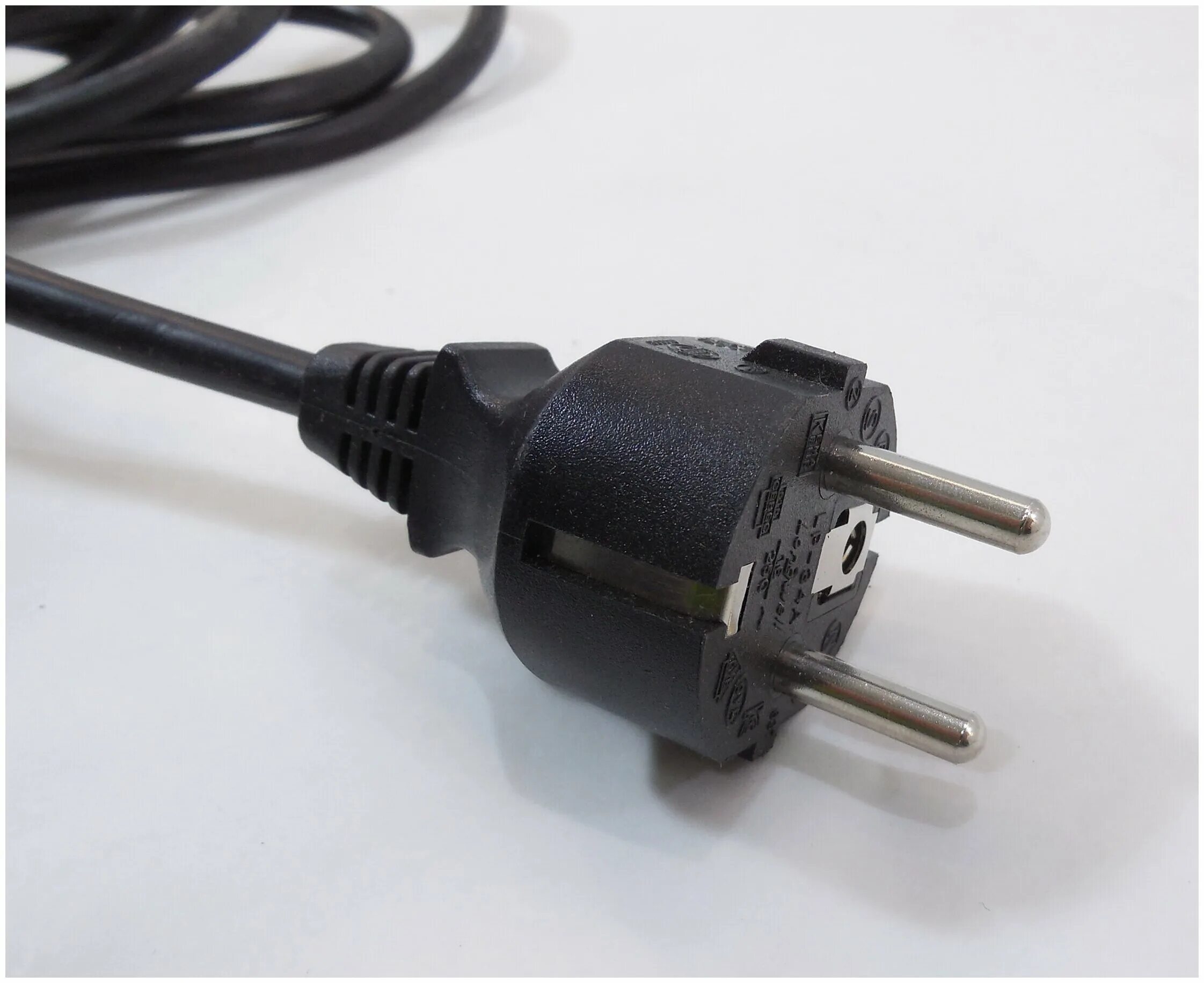 Вилка угловая впу11-02-ст разборная с заземл. Вилка makel 10027. 8 м. Кабель aopen ace021-1. Адаптер вилка-переходник bs 1363.