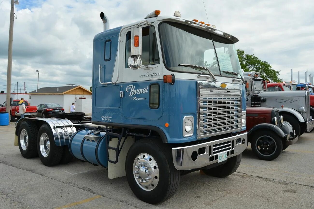 Gmc cabover. Петербилт безкапотник. Грузовики кенворт бескапотные. Американские тягачи кенворт. Бескапотный тягач.