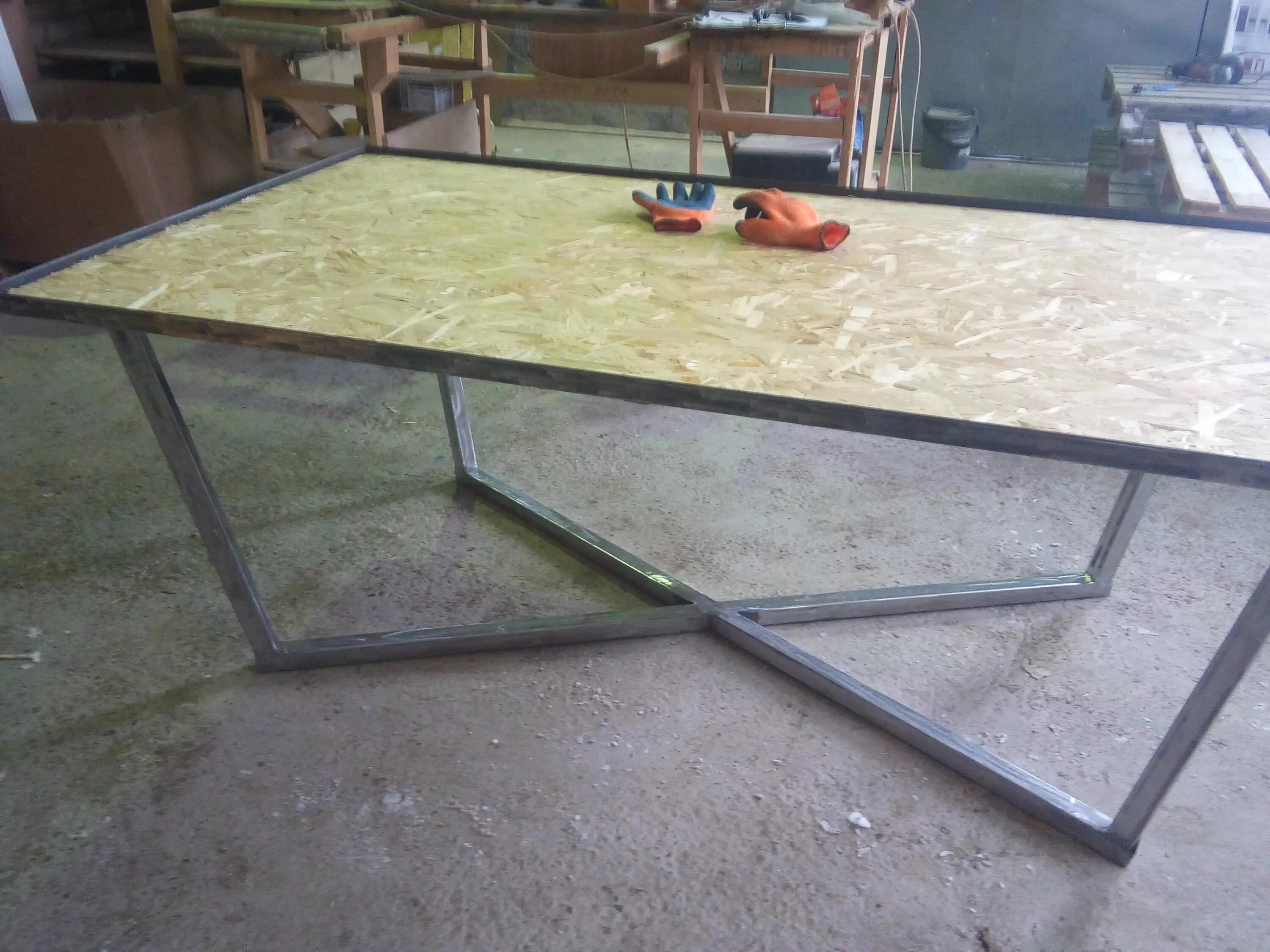 Сделать стол из металла своими руками. Вибростол из профильной трубы 40х40. Сделать стол из металла своими руками. Старк профи сварочный стол. Стол из металлического уголка.