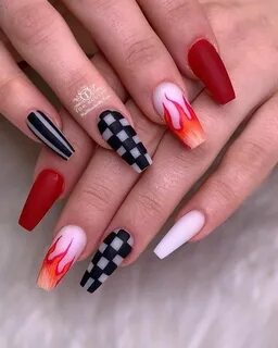Молодежные квадратные ногти