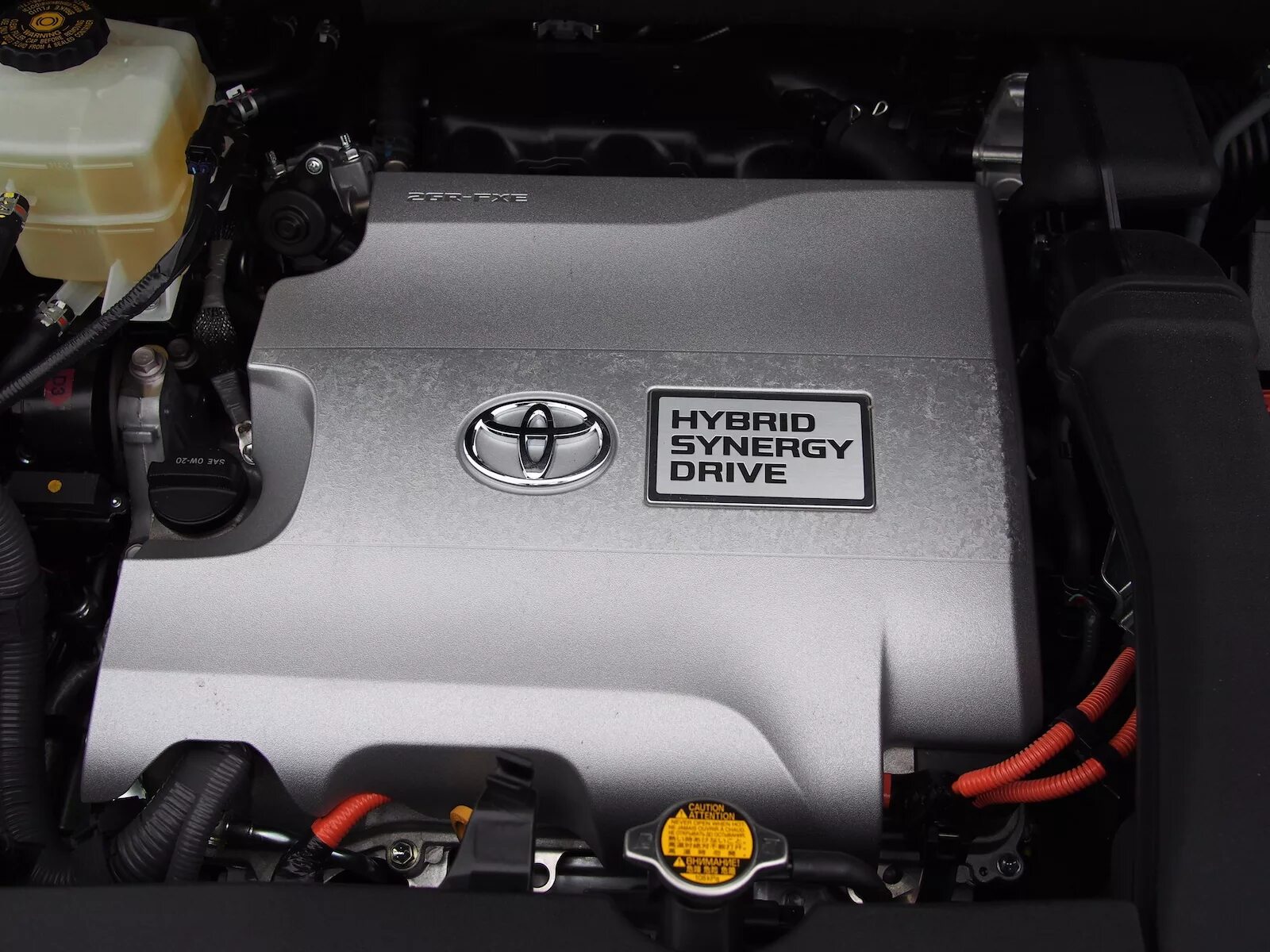 Какой двигатель тойота хайлендер. Toyota Highlander 2014 Hybrid аккумулятор. Toyota Highlander 2014 3.5 аккумулятор. Highlander Hybrid 2006 HV аккумулятор. Тойота хайлендер 2012 3,5 АКБ.