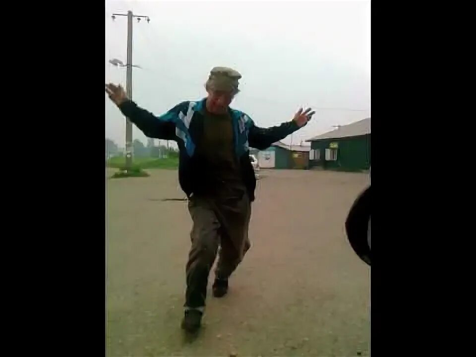 Огнемет xm42-m. Горящее топливо. Как правильно жгёт или жжёт костёр. Жгёт. Сжигание денег.