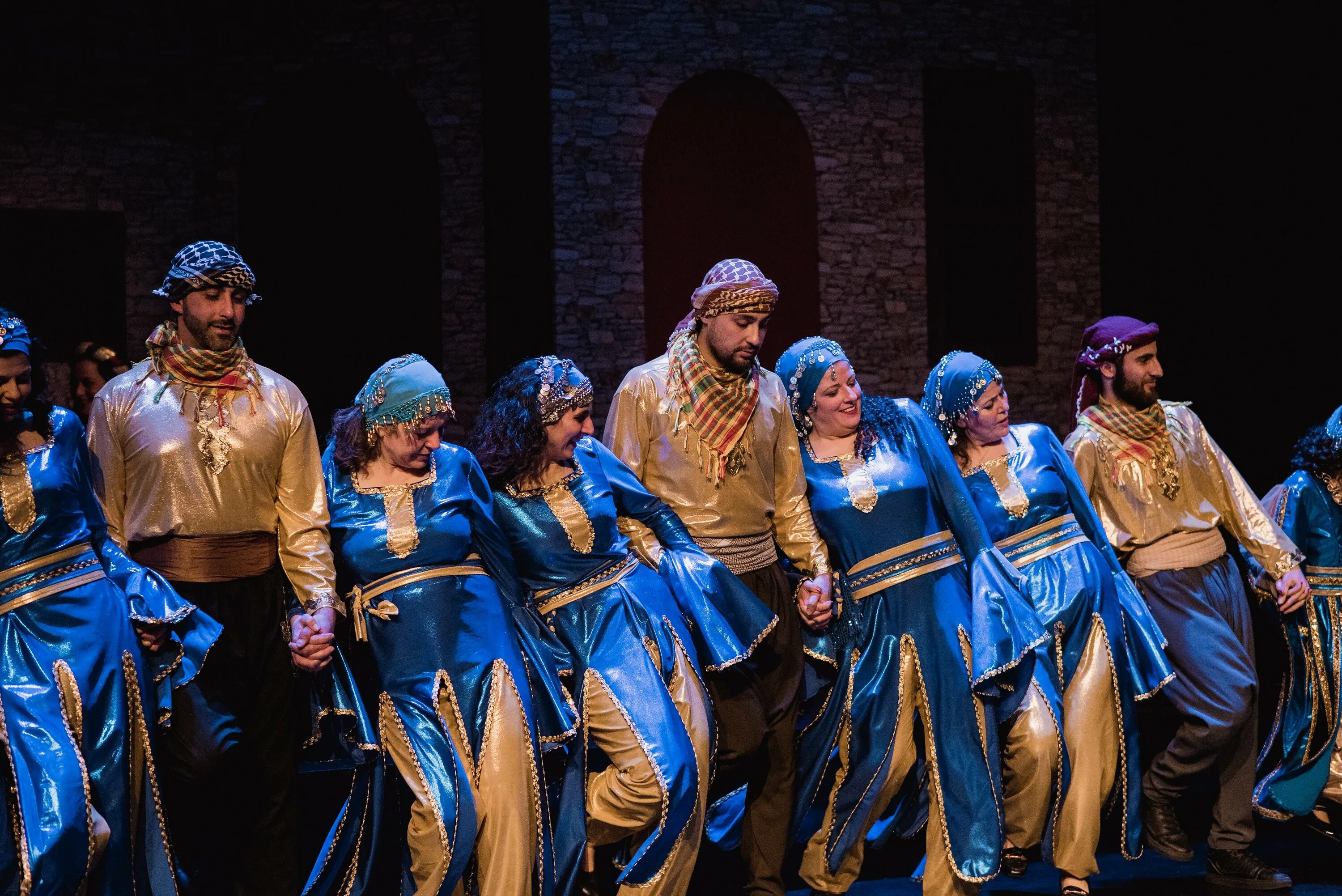 палестинская дабка костюм. дабка танец ливан. ливанская дабка. стиль дабка. ливанская дабка костюм.