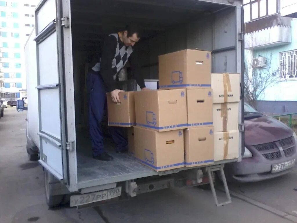 Газель с коробками. Грузы для газели. Погрузка коробки. Газель загруженная коробками