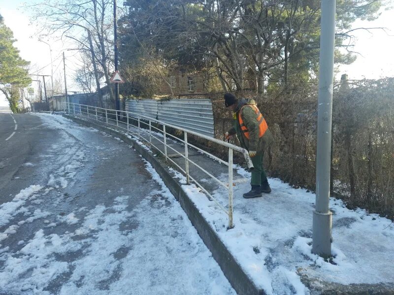 Дорожная служба. П Октябрьский Туапсинский район Краснодарский край. Наносы снега. Пшиш поселок Туапсинский район.