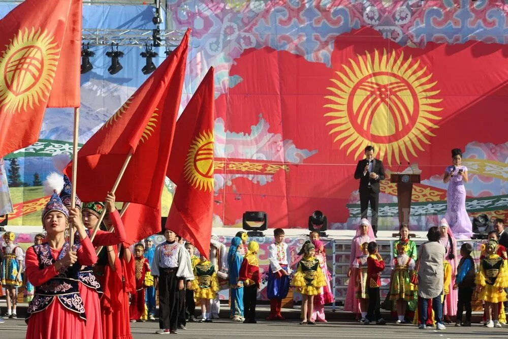 Праздники киргизов. 31 Августа независимости Кыргызстана. 31 Август Эгемендуулук куну. Сднем независимости Кыргызстан. 31 Лет независимости Кыргызстана.