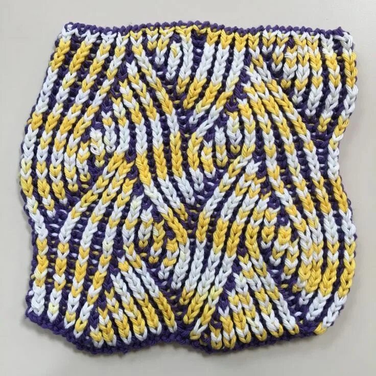 Техника бриошь крючком. Техника Бриошь. Узоры техника Бриошь. Снуд Бриошь. Техника вязания Бриошь.