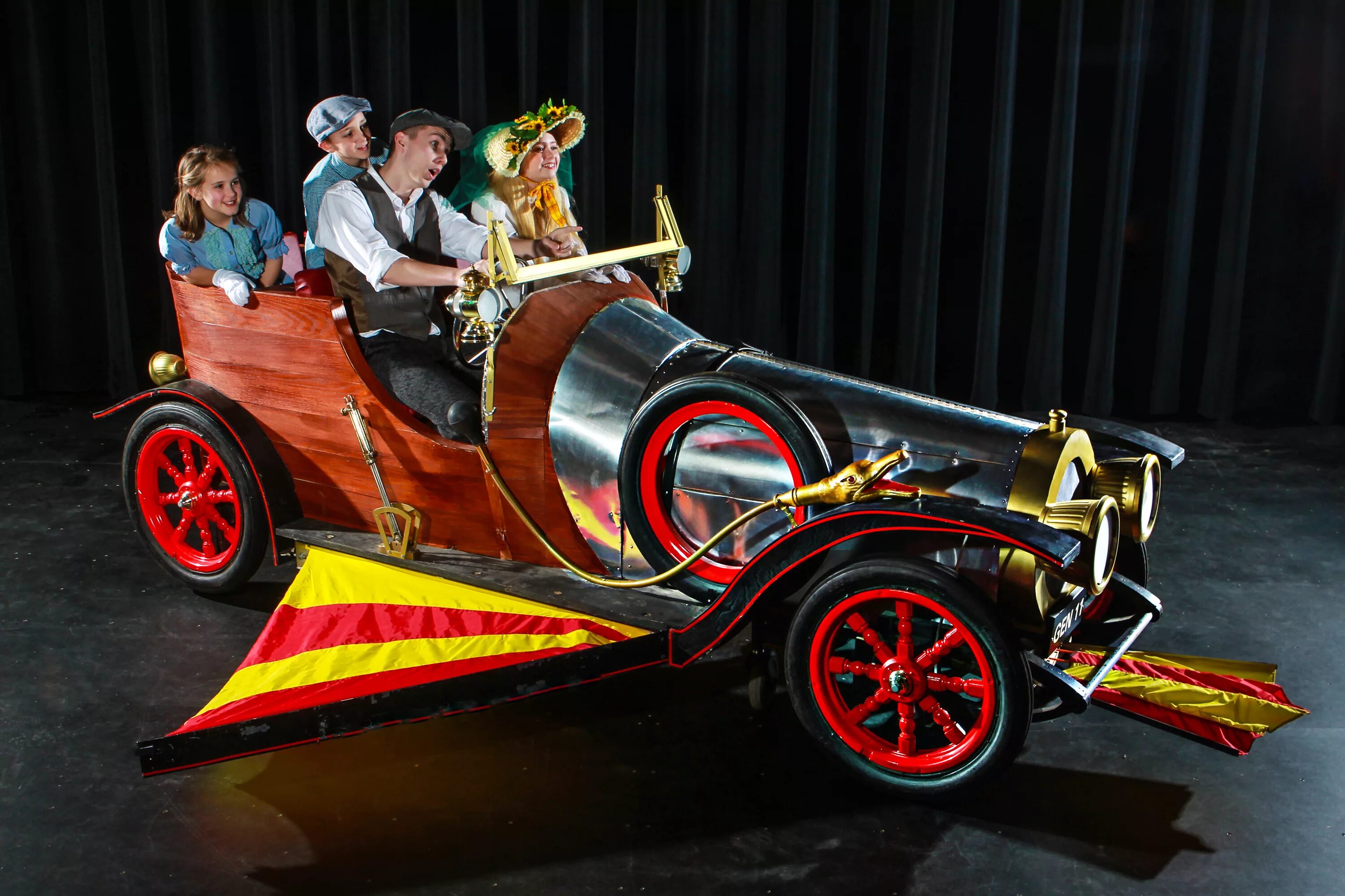 Chitty Bang Bang car. Chitty Chitty Bang Bang машина. Chitty Chitty Bang Bang 1968. Mighty 44 Chitty Chitty Bang Bang.