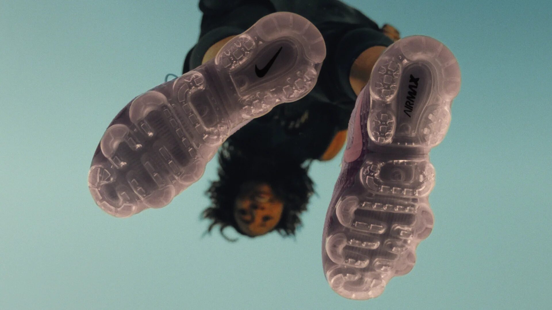 Nike рекламные ролики. Необычная реклама кроссовок. Рекламная кампания Nike. Необычная реклама кроссовок Nike. Реклама найк сделана из